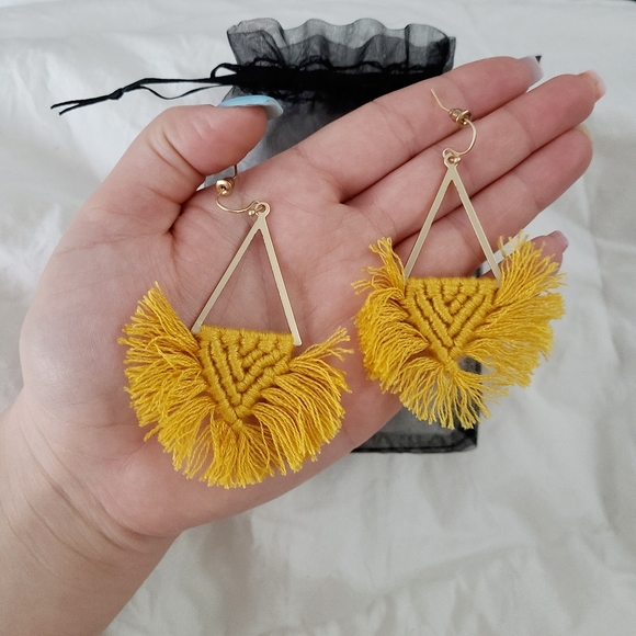 Fashion Earrings - Picture 1 of 1